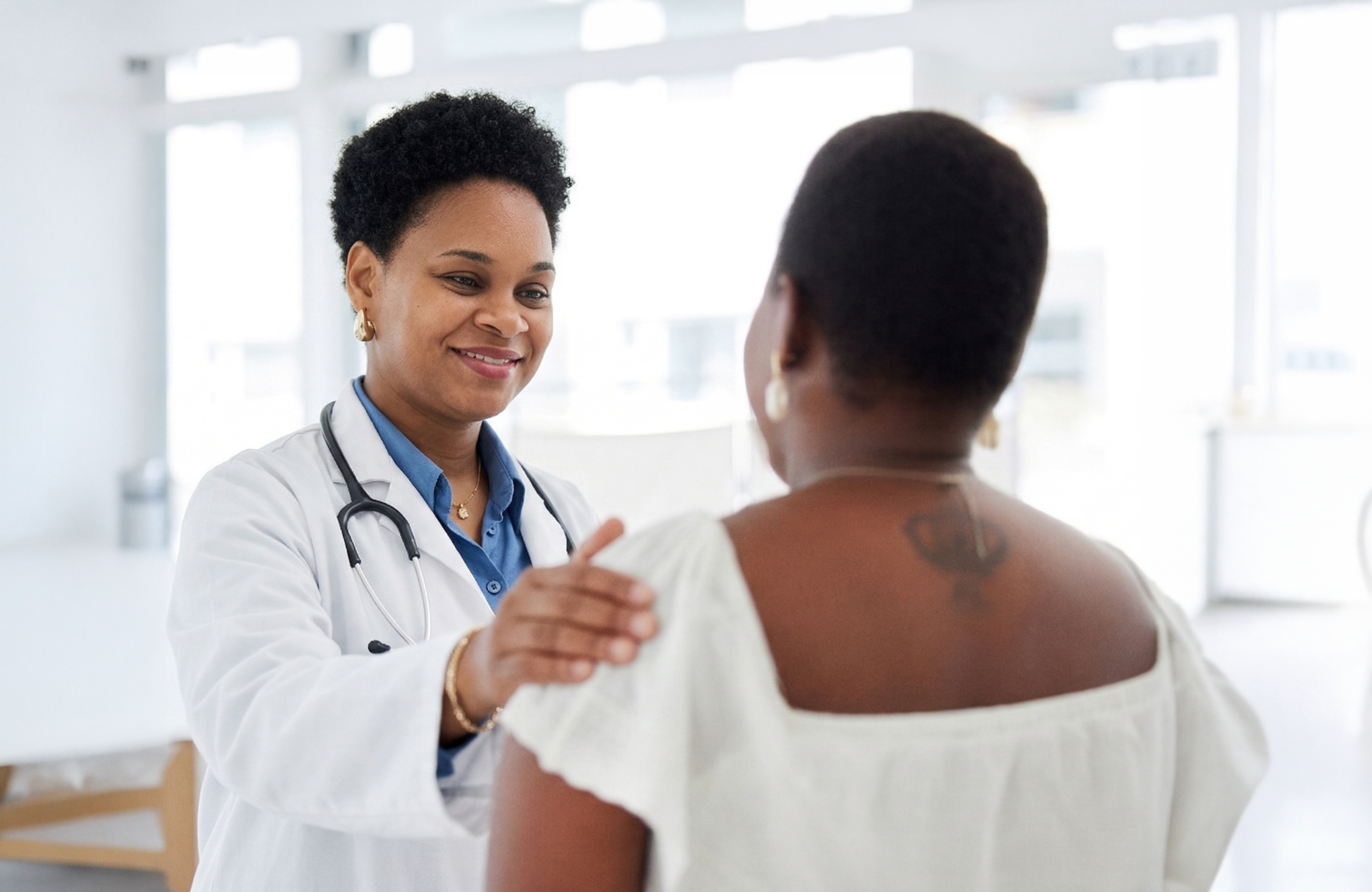 Médecin avec patient